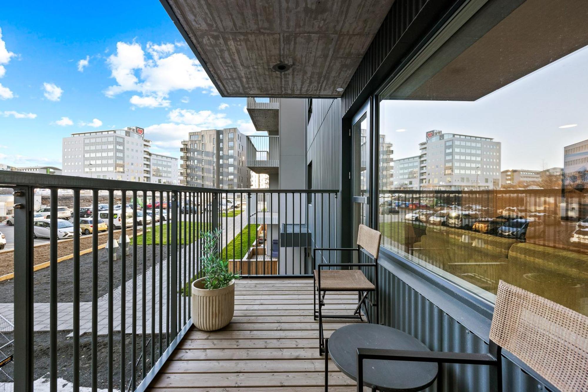 Unwind In Luxury Steps From Smaralind Mall Рейк'явік Екстер'єр фото