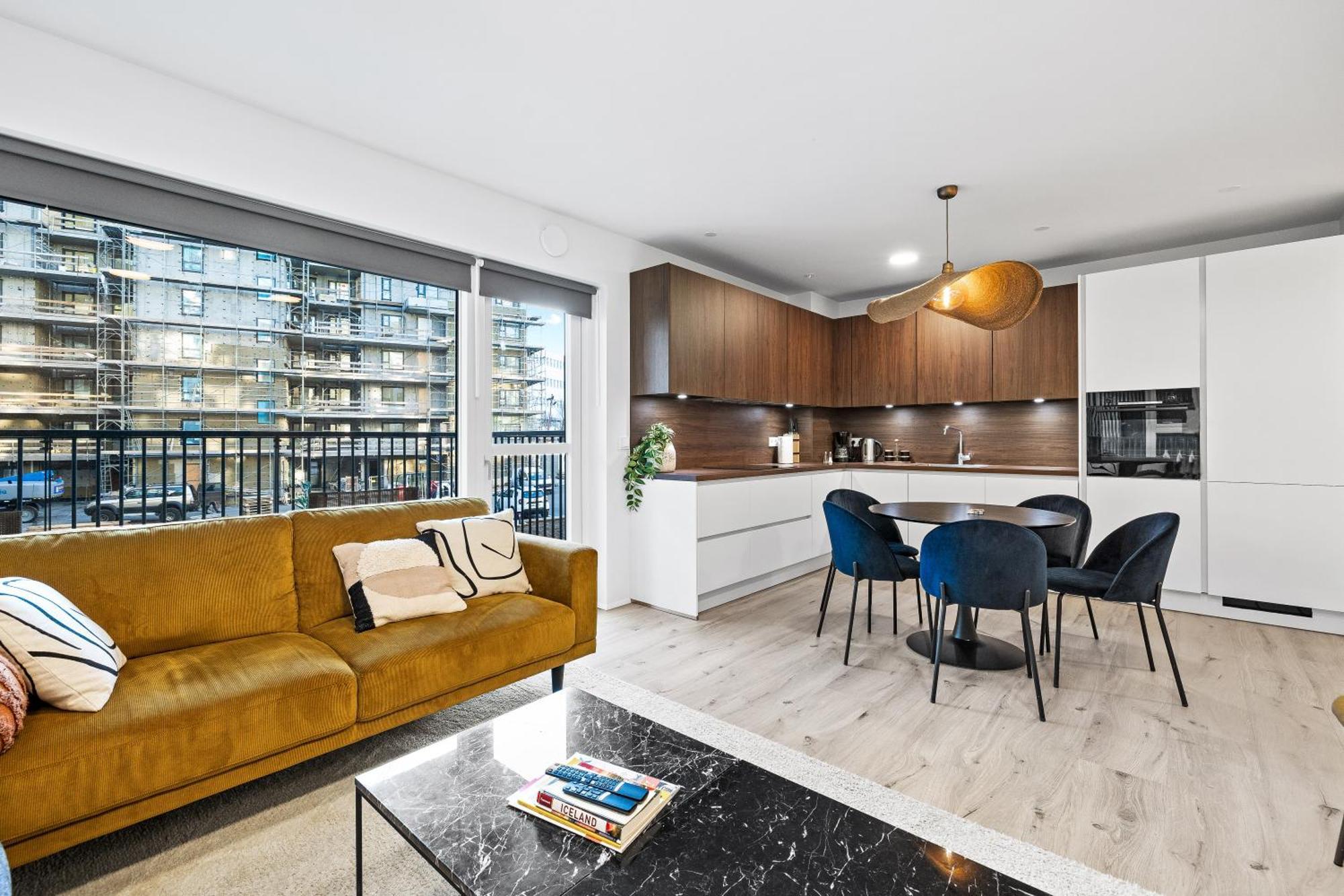 Unwind In Luxury Steps From Smaralind Mall Рейк'явік Екстер'єр фото